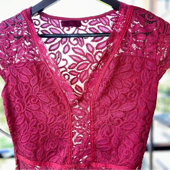 Thick solid Lace Body Suit with snap crotch and lined chest. - Picture 6 of 13